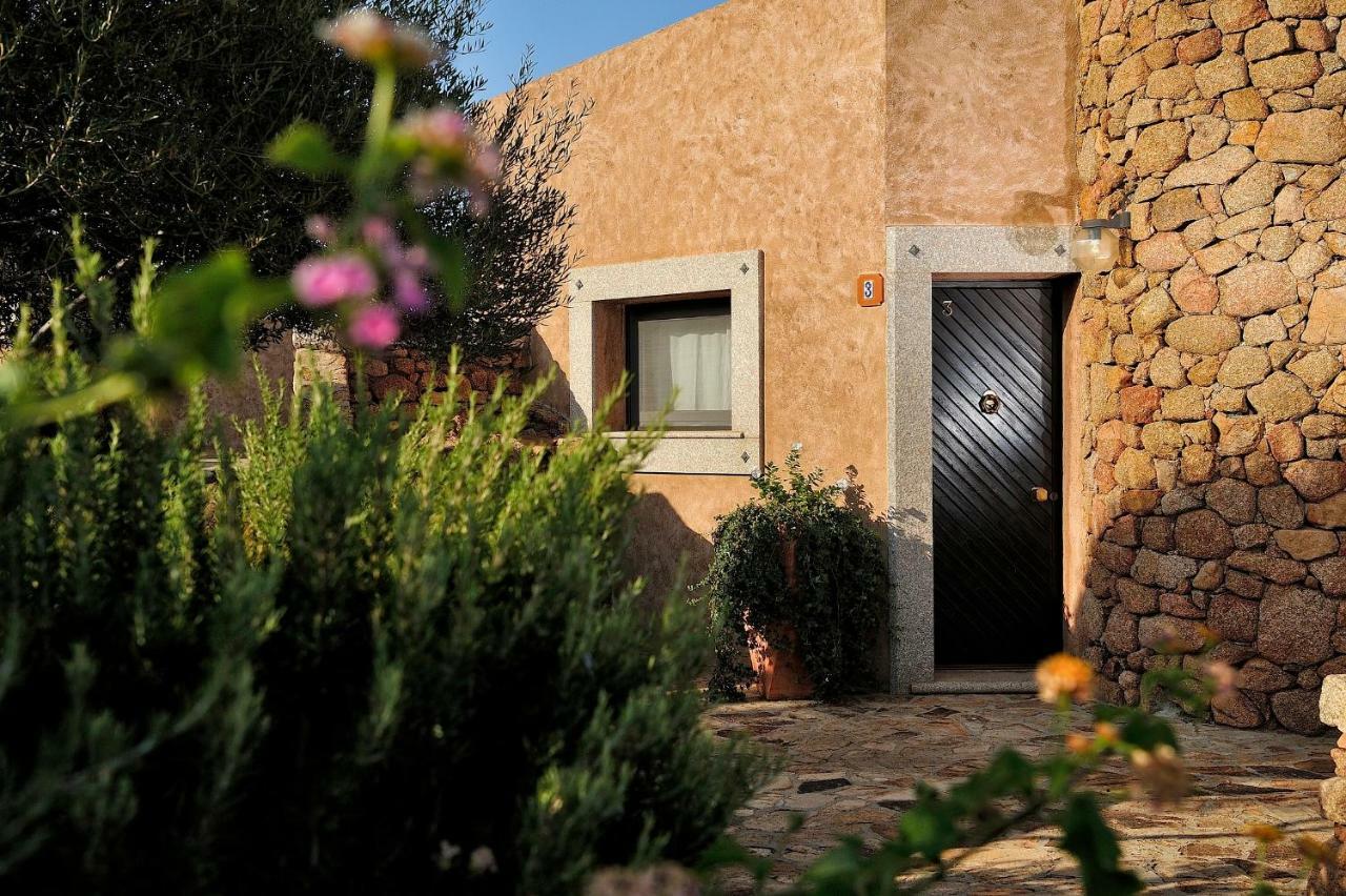Residence L'Ea Di Lavru - Appartamenti Mono-Bilo-Trilocali Porto San Paolo  Exterior foto