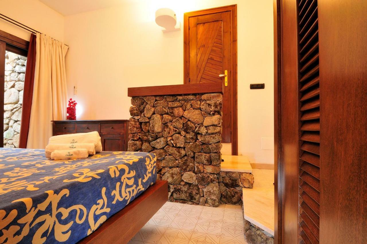 Residence L'Ea Di Lavru - Appartamenti Mono-Bilo-Trilocali Porto San Paolo  Exterior foto