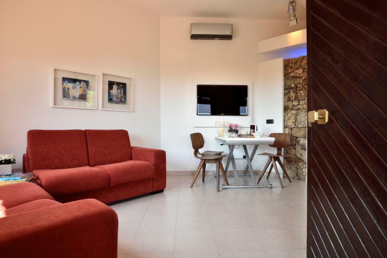 Residence L'Ea Di Lavru - Appartamenti Mono-Bilo-Trilocali Porto San Paolo  Exterior foto
