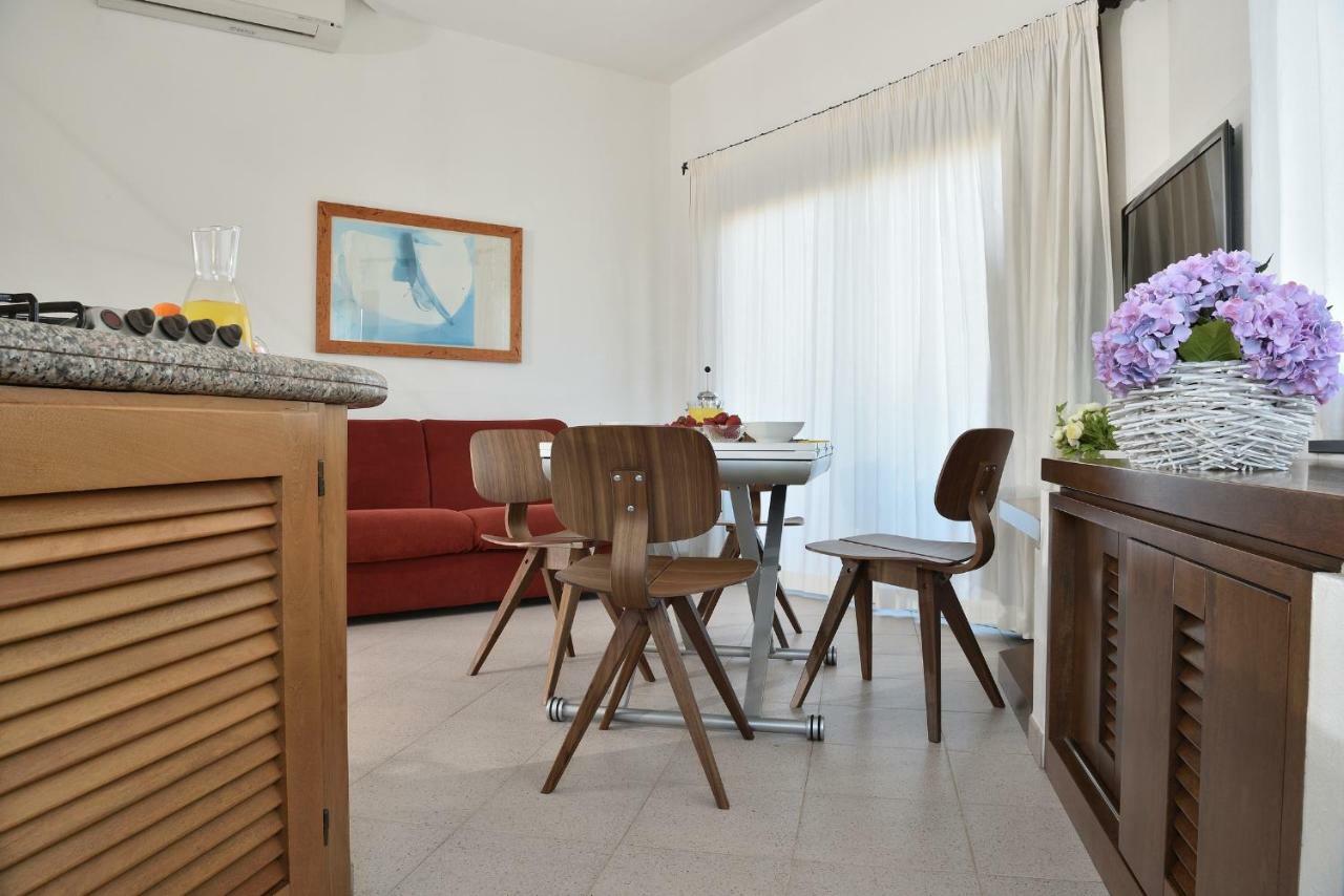 Residence L'Ea Di Lavru - Appartamenti Mono-Bilo-Trilocali Porto San Paolo  Exterior foto